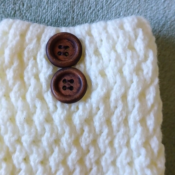 NIP Womans Short Ivory Boot Covers With Buttons - Picture 3 of 4